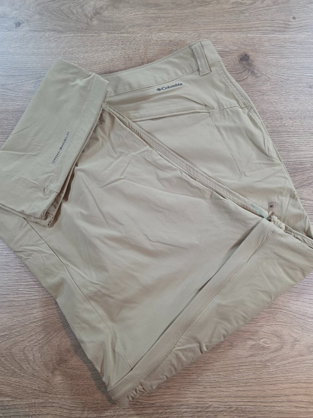 Columbia Women’s 24W Regular Convertible Hiking Pants Zip-Off Trousers Tan NWOT